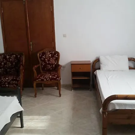 Marousi Apartment Perissa (Santorini)